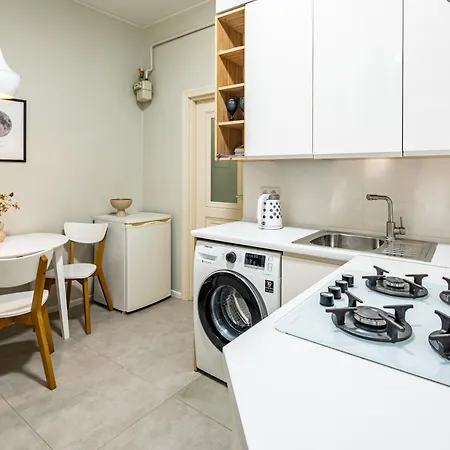 Your Sweet In Near Opera アパート